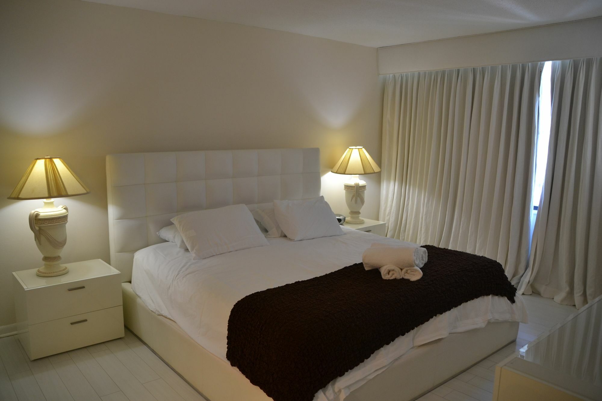 Private Apartments By Vacations On Miami Beach Bagian luar foto