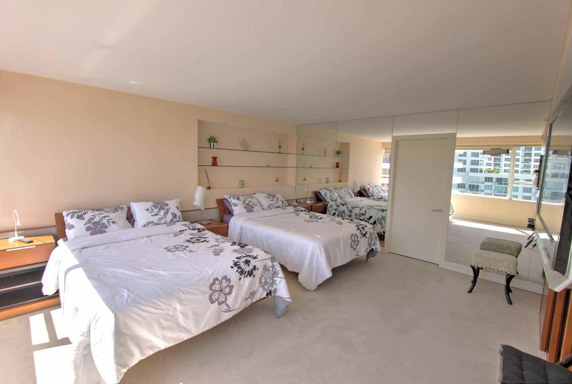Private Apartments By Vacations On Miami Beach Bagian luar foto