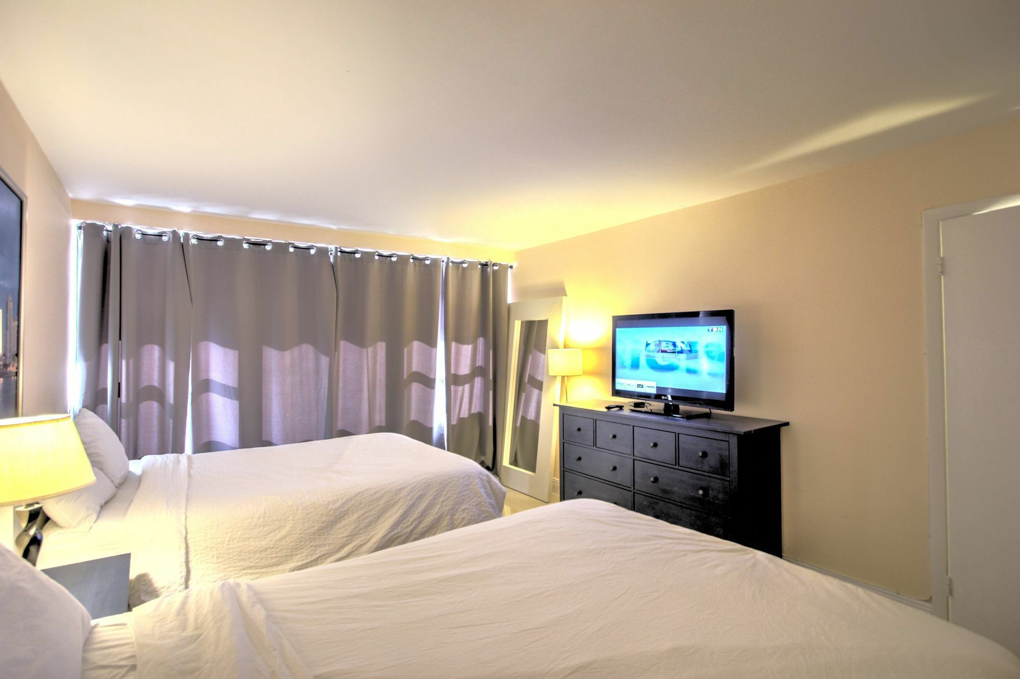 Private Apartments By Vacations On Miami Beach Bagian luar foto